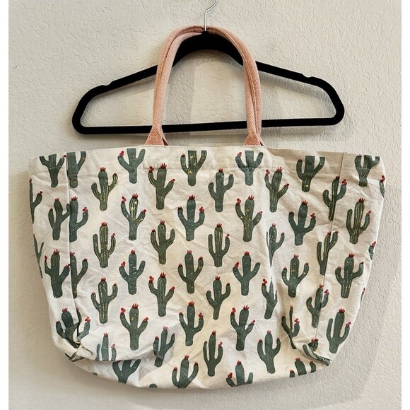 Lookin Sharp Cactus Canvas Bag 23" X 16" - with. handle‎ 24"